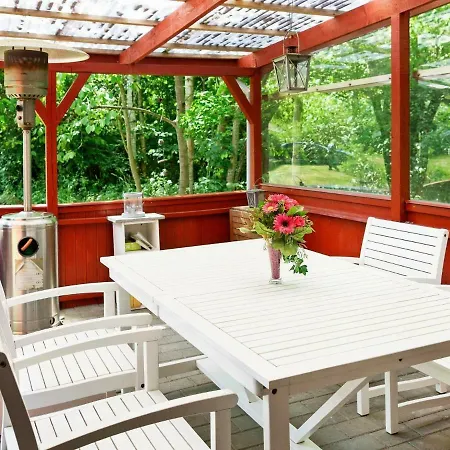 Two-bedroom Holiday In Ronne 2
