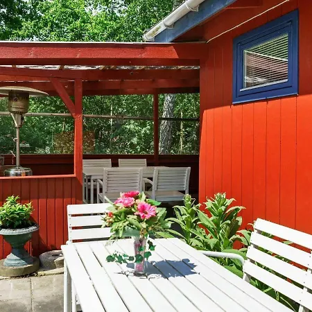Two-bedroom Holiday In Ronne 2 *